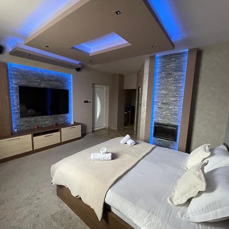 Apartmani Aso-Ler Kukujevci Esterno foto