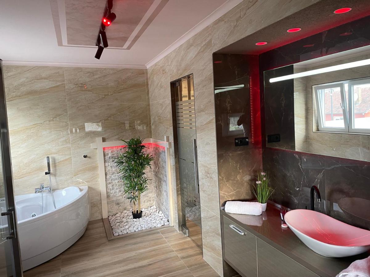 Apartmani Aso-Ler Kukujevci Esterno foto